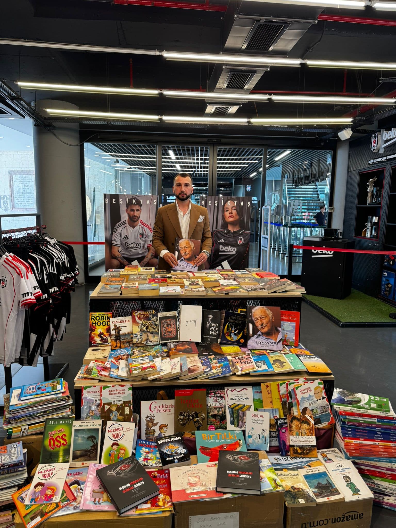 "Kartal Şırnak'a Uçuyor" Kitap Bağışı Projesi